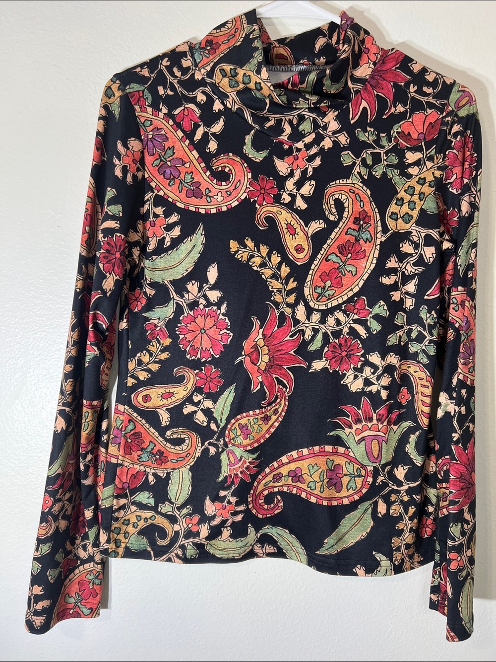 Women's Black Paisley Floral Long-Sleeve Blouse